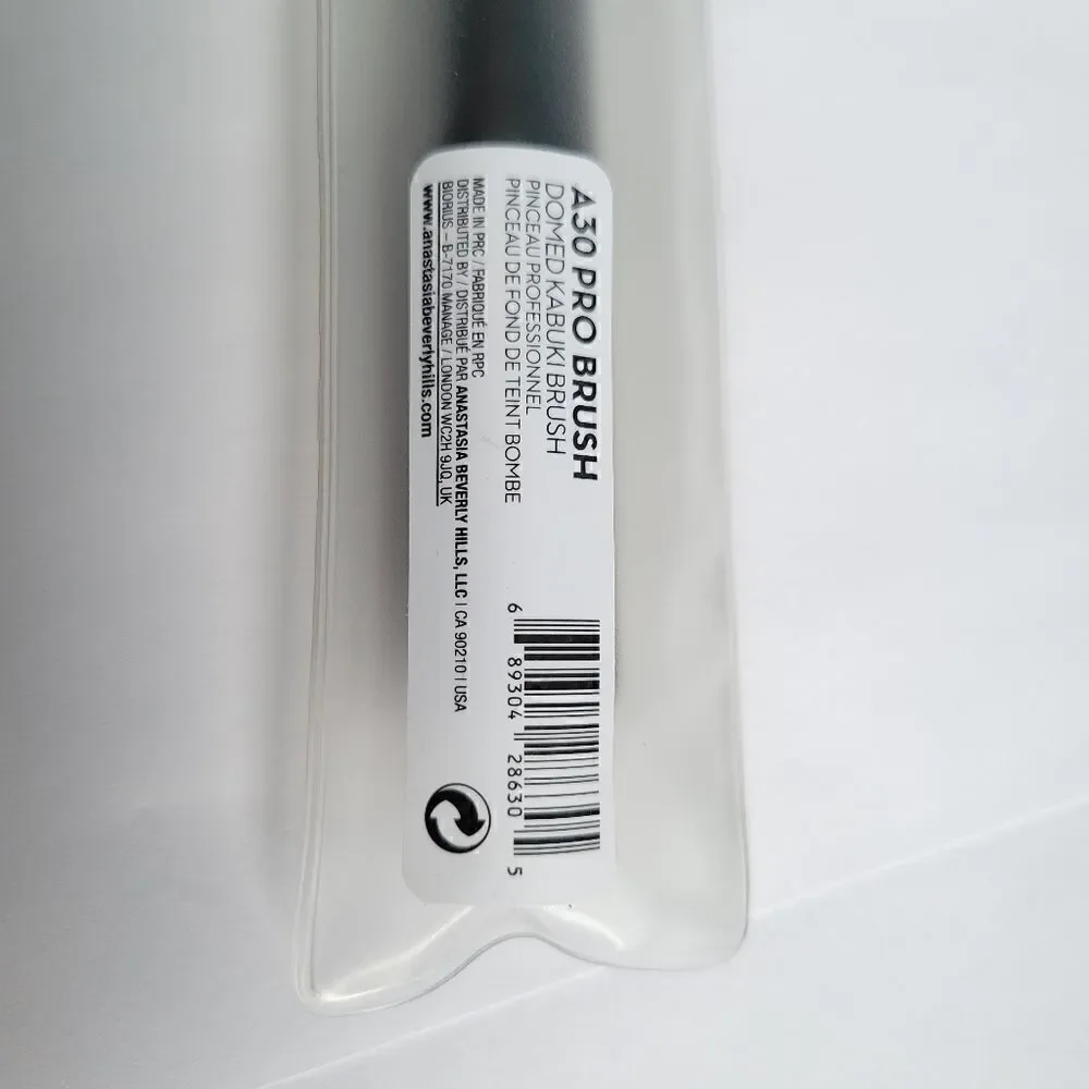 Anastasia Beverly Hills A30 Pro Brush Domed Kabuki Brush